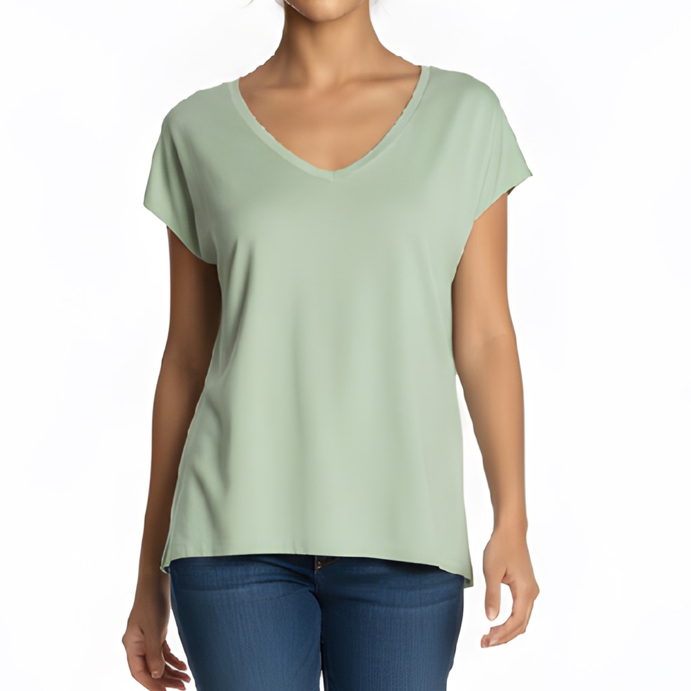 Orvis Light Green V-Neck Short Sleeve Top